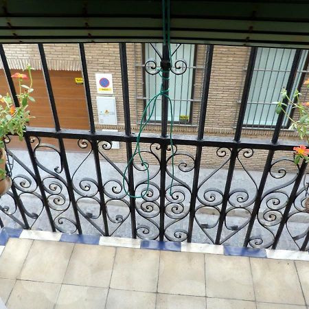 Rodo Arenal Apartment Севиля Екстериор снимка